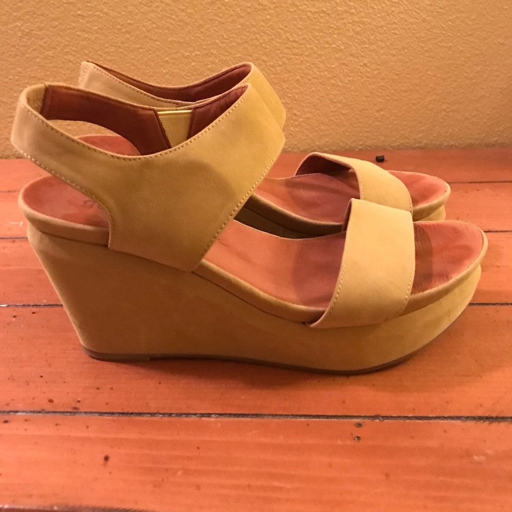 Gentle souls wedges
